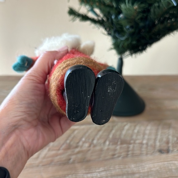 Wool Felt Santa w/Red Hat - Picture 8 of 13